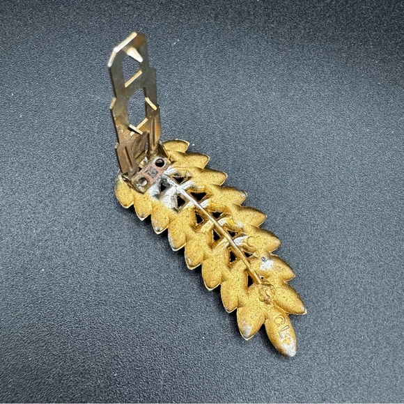Vintage Signed Sapphire Blue Rhinestone and Gold Tone Leaf Dress Clip - Picture 8 of 12